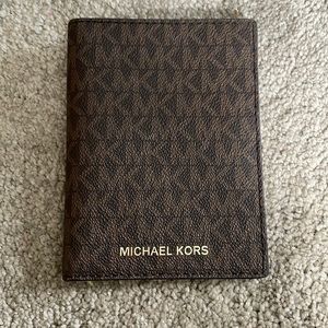 Authentic Michael Kors Jetset Passport Wallet